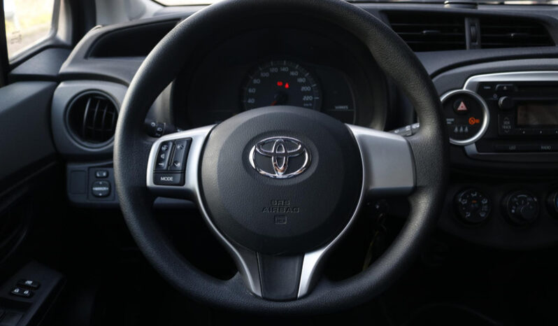 Toyota Yaris 1.3 VVTi Comfort full