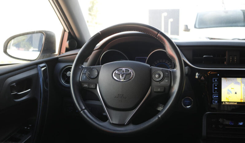 Toyota Auris 1.8 Hybrid Black Edition full