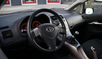 Toyota Auris 1.6-16V Sol full