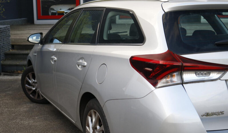 Toyota Auris Touring Sports 1.8 Hybrid Dynamic full