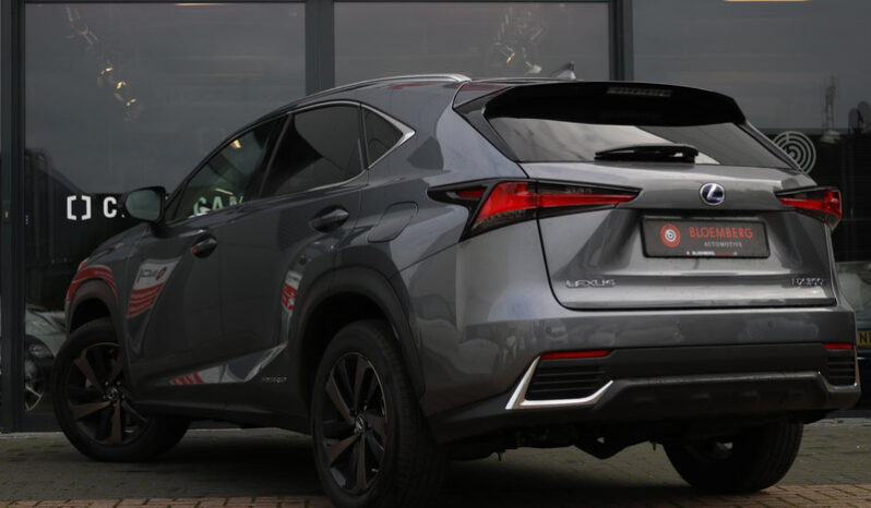 Lexus NX 300h Ultimate Edition full