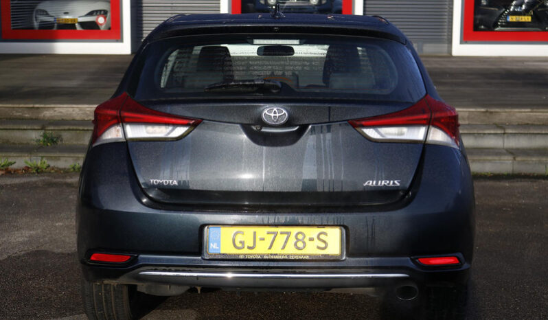 Toyota Auris 1.2T Aspiration full