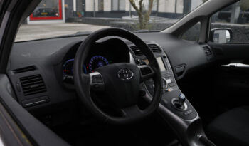 Toyota Auris 1.8 Full Hybrid Dynamic full