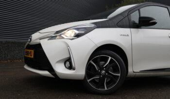 Toyota Yaris 1.5 Hybrid Bi-Tone full