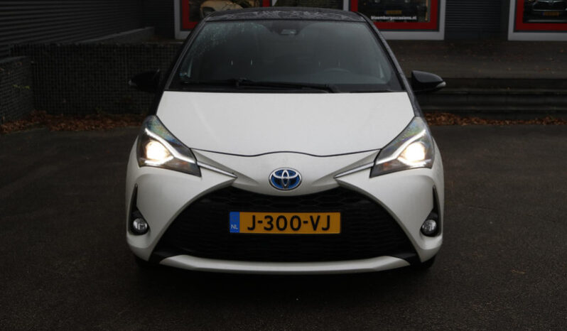 Toyota Yaris 1.5 Hybrid Bi-Tone full