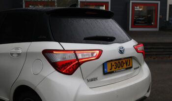 Toyota Yaris 1.5 Hybrid Bi-Tone full